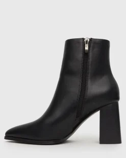 MAX Pointed Toe Ankle Boots