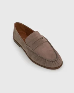 MUSE Suede Loafers